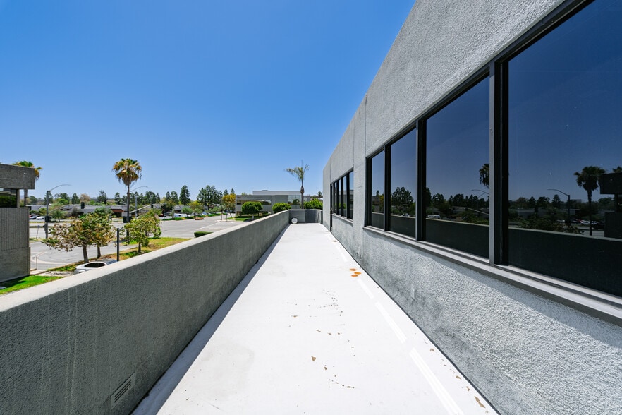 More Photos Of 18071 Fitch, Irvine Showroom For Sale