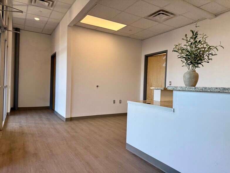 More Photos Of 2270 Joe Battle Blvd, El Paso Storefront Retail Office For Lease