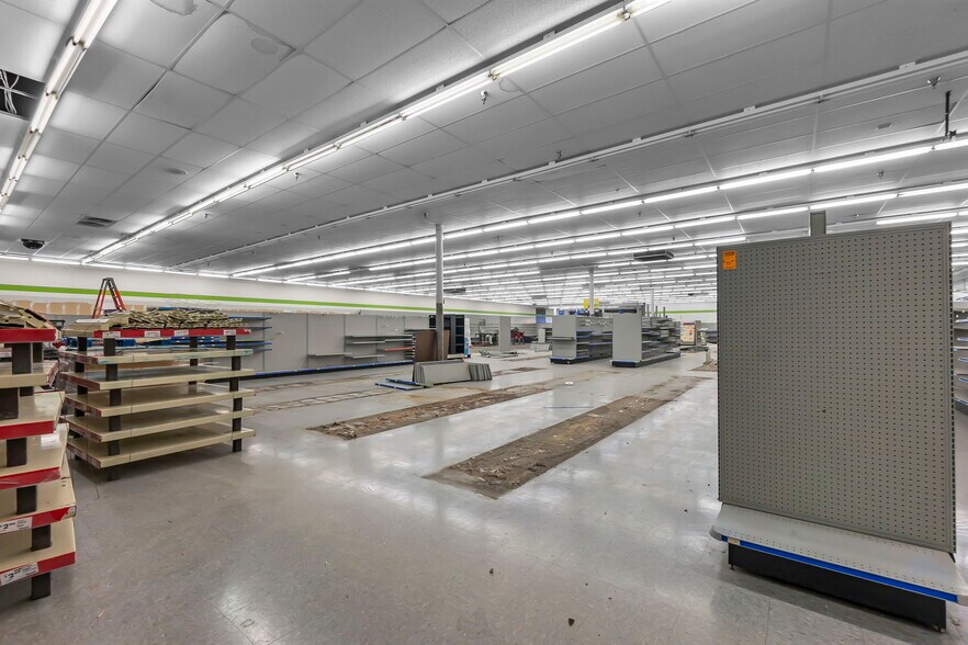More Photos Of 121 S Sprigg St, Cape Girardeau Supermarket For Sale