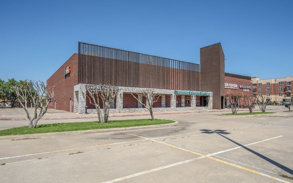 More Photos Of 1130 W Trinity Mills Rd, Carrollton General Retail For Sale