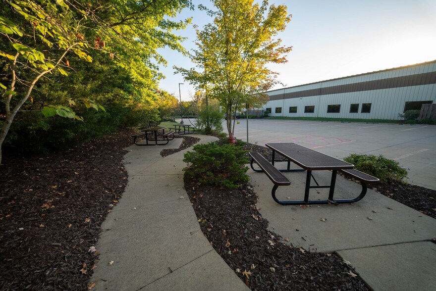 More Photos Of 6001 W Van Horn Tavern Rd, Columbia Office For Lease