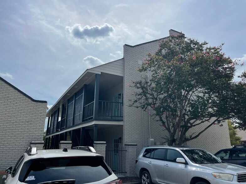 More Photos Of 11603 Newcastle Ave, Baton Rouge Office For Lease