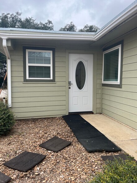 More Photos Of 1260 River Acres Dr, New Braunfels Medical For Lease