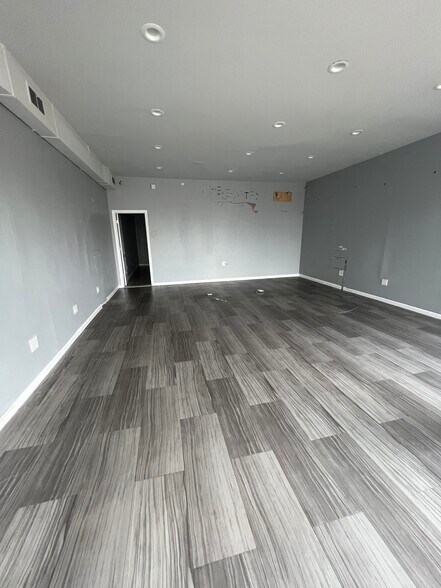 More Photos Of 1845-1849 Straight Path, Lindenhurst Freestanding For Lease