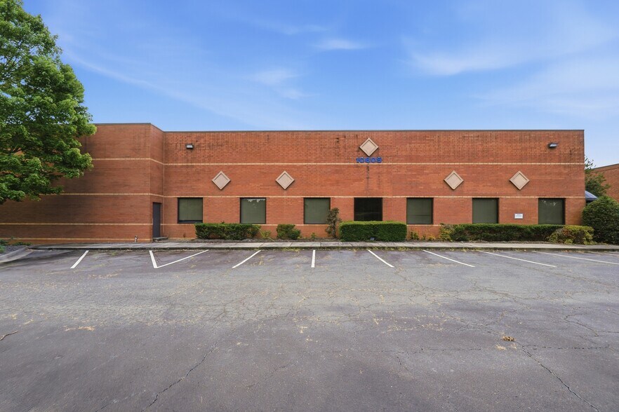 More Photos Of 10605 Southern Loop Blvd, Pineville Warehouse For Lease