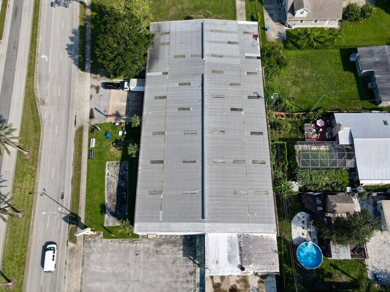 More Photos Of 685 S Yonge St, Ormond Beach General Retail For Sale