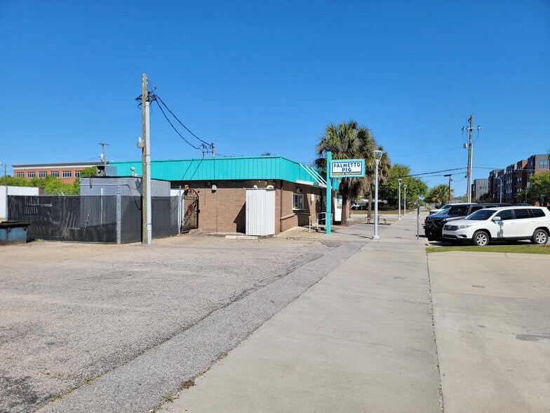 More Photos Of 530 Devine St, Columbia Restaurant For Sale