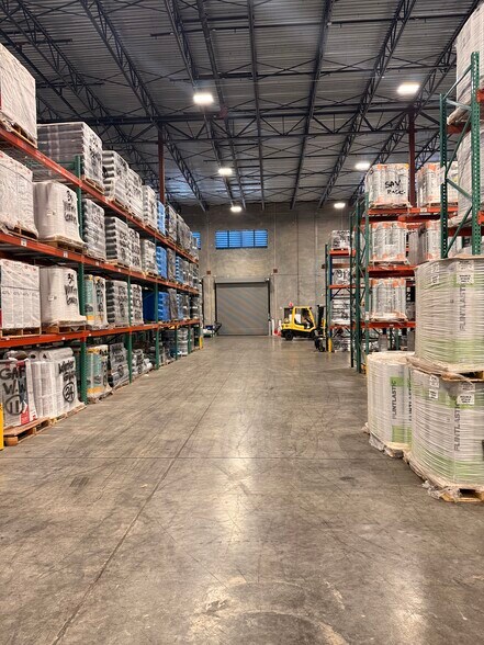 More Photos Of Ko'oloa'ula Street, Kapolei Warehouse For Lease