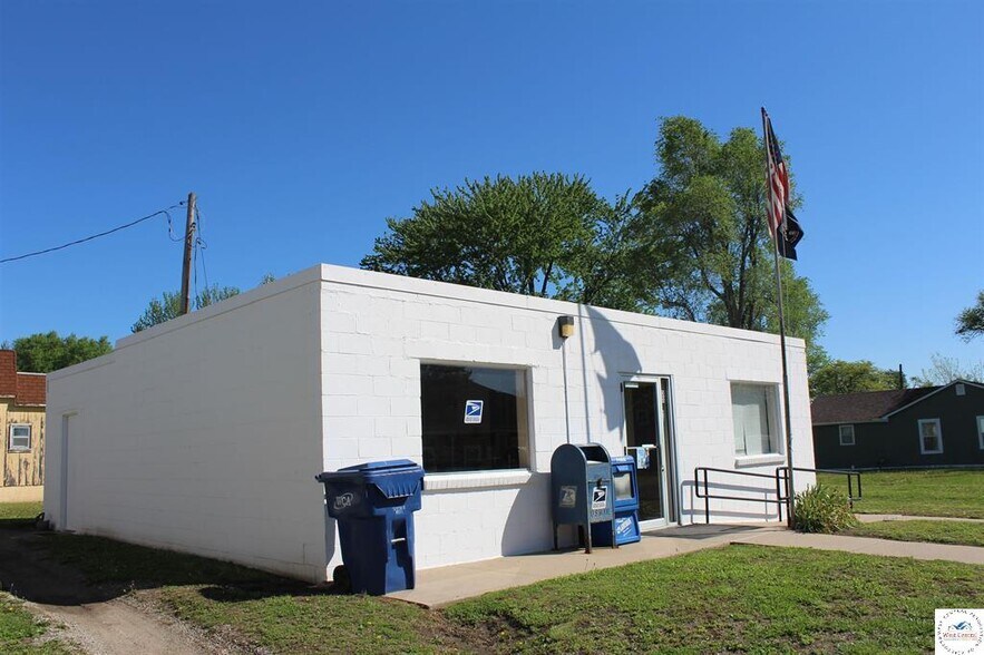 More Photos Of 102 Mockbee St, Hughesville Post Office For Sale