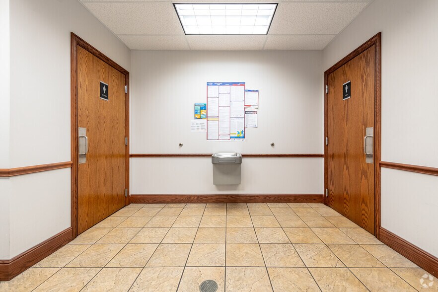 More Photos Of 5900 Pennsylvania Ave, Maple Heights Distribution For Lease