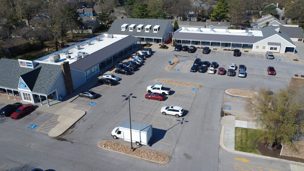 More Photos Of 7936-7936 Quivira Rd, Lenexa General Retail For Sale