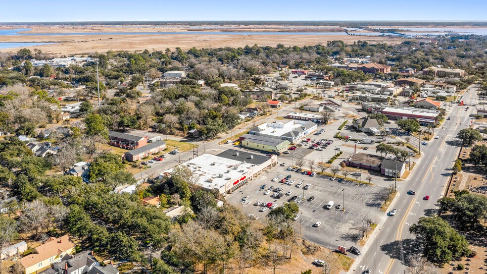 More Photos Of 1604-1624 Highmarket St, Georgetown Storefront For Lease