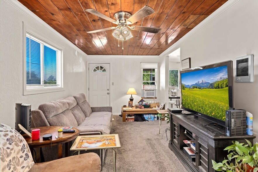 More Photos Of 2562 Alpine Blvd, Alpine Storefront Retail Residential For Sale