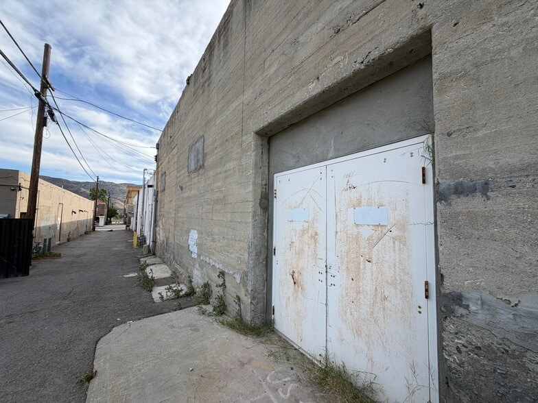 More Photos Of 50 N 1st St, Banning Storefront For Sale