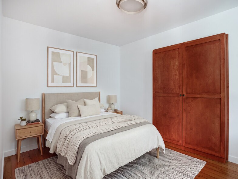 More Photos Of 58 Ozone Ave, Venice Specialty For Sale