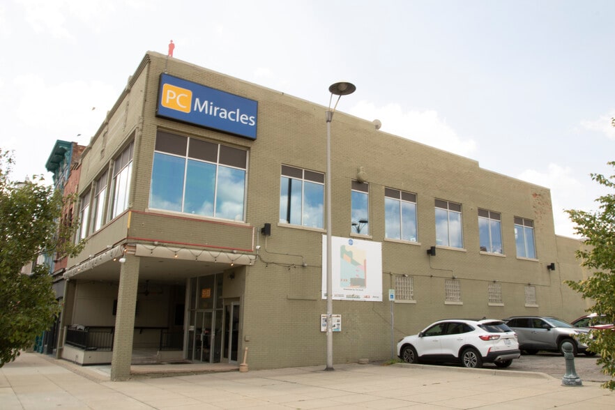 More Photos Of 51 N Saginaw St, Pontiac Storefront Retail Office For Sale