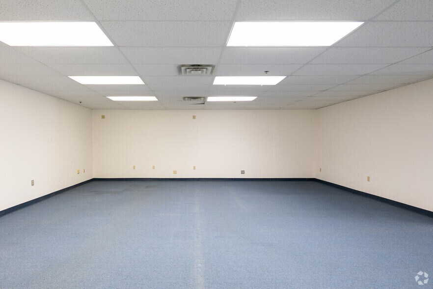 More Photos Of 2288 2nd Street Pike, Newtown Office For Lease