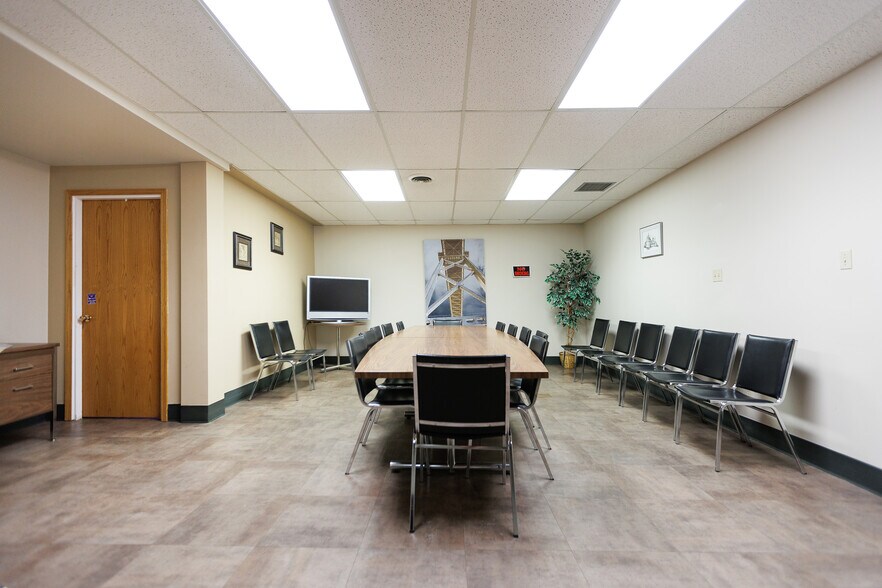 More Photos Of 4730 50 St, Red Deer Storefront Retail Office For Sale