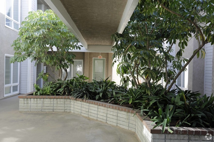 More Photos Of 3950 Long Beach Blvd, Long Beach Medical For Lease