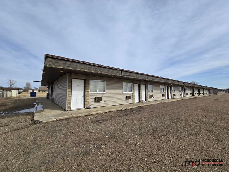 More Photos Of 775 W 5th Ave, Shaunavon Hotel For Sale