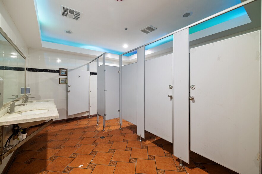 More Photos Of 10478 Valley Blvd, El Monte Restaurant For Sale