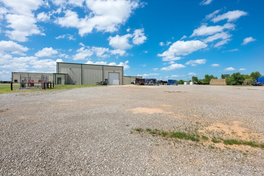 More Photos Of 13020 S Sunnylane Rd, Moore Industrial For Lease
