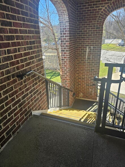 More Photos Of 3600 Brecksville Rd, Richfield Light Distribution For Lease