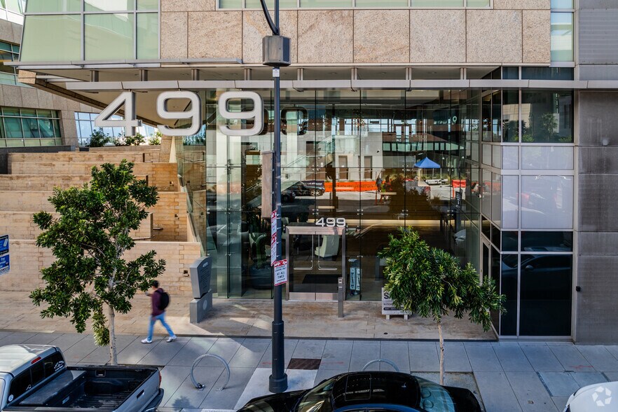 More Photos Of 1655 3rd St, San Francisco Unknown For Lease