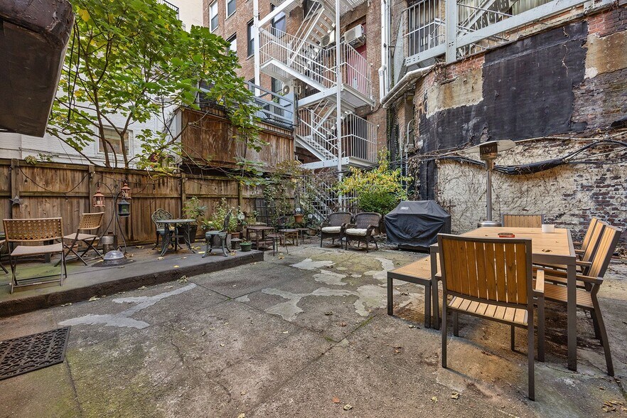 More Photos Of 7 W 16th St, New York Apartments For Sale