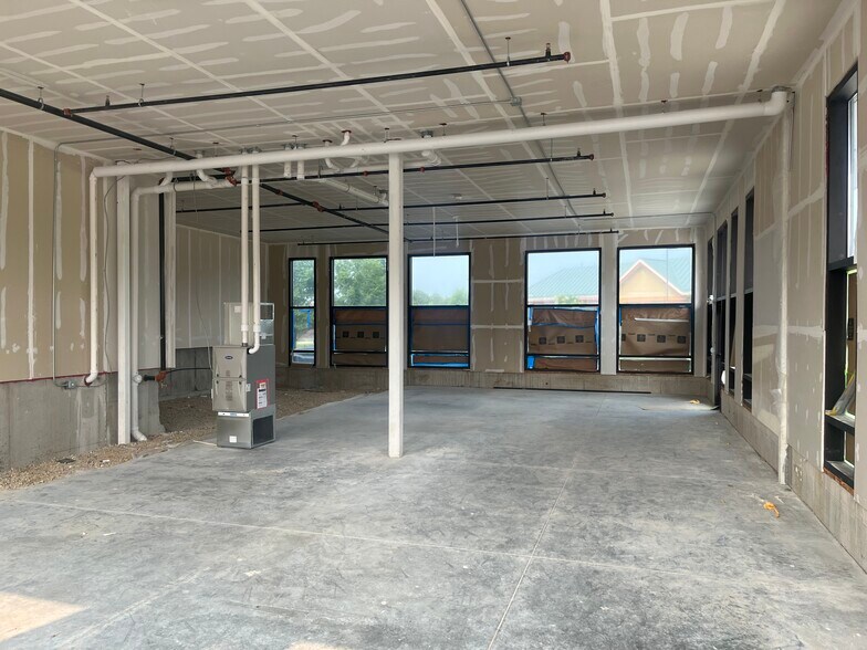 More Photos Of 5601 Fraser Cir, Madison Apartments For Lease