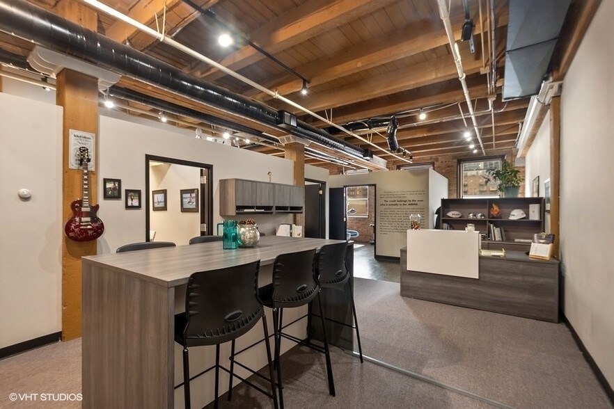 More Photos Of 401 W Ontario St, Chicago Loft Creative Space For Lease
