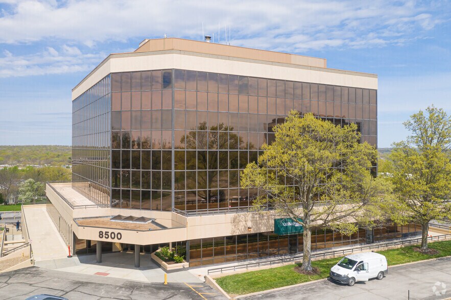 More Photos Of 8500 W 110th St, Overland Park Office For Lease