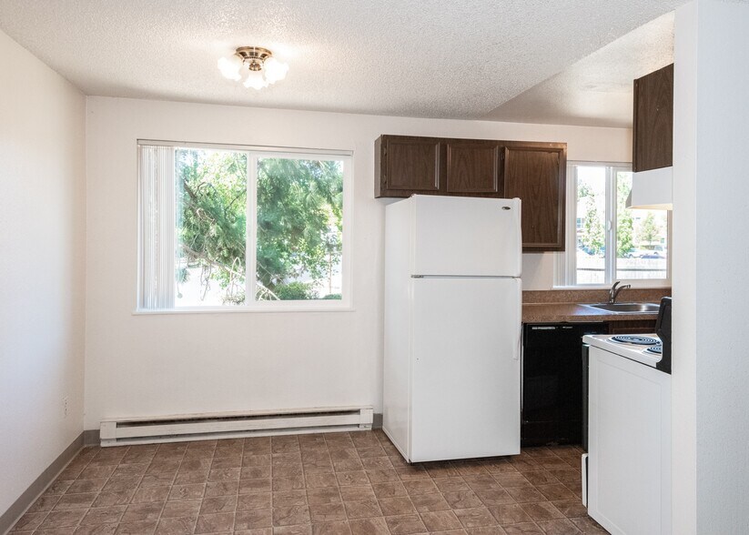 More Photos Of 9350 SW Hall Blvd, Tigard Apartments For Sale