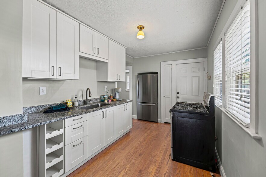 More Photos Of 347 Lawn Ave, Kansas City Apartments For Sale