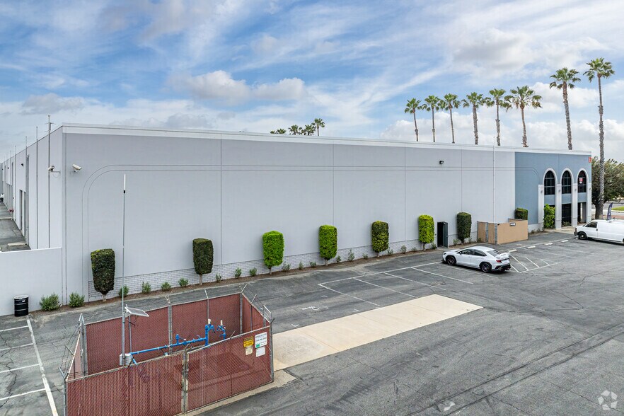More Photos Of 10712-10748 Bloomfield Ave, Santa Fe Springs Warehouse For Lease