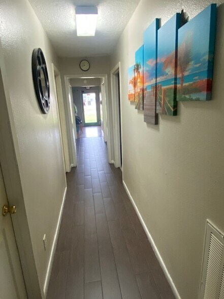 More Photos Of 1915 Center St, Deer Park Freestanding For Sale