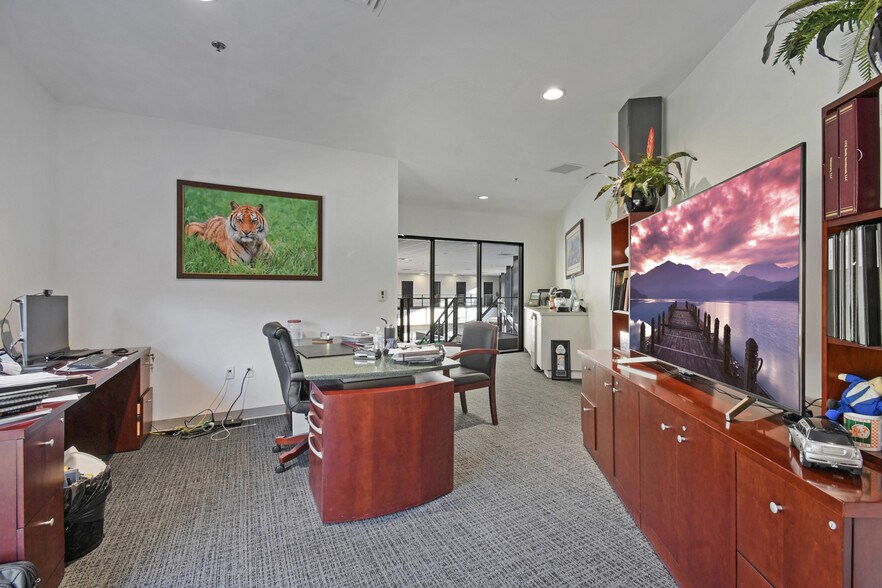 More Photos Of 10393 Fortune Pky, Jacksonville Office For Sale