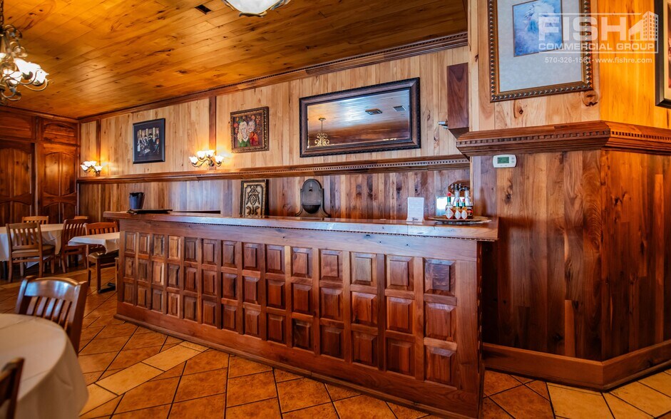 More Photos Of 204 Valley St, Williamsport Bar For Sale