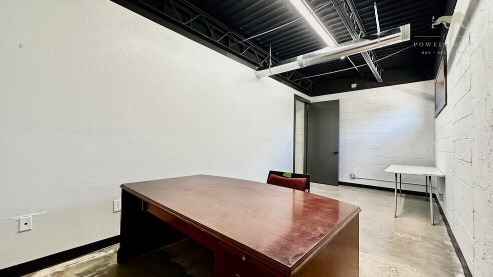 More Photos Of 3610 34th St, Lubbock Office For Sale