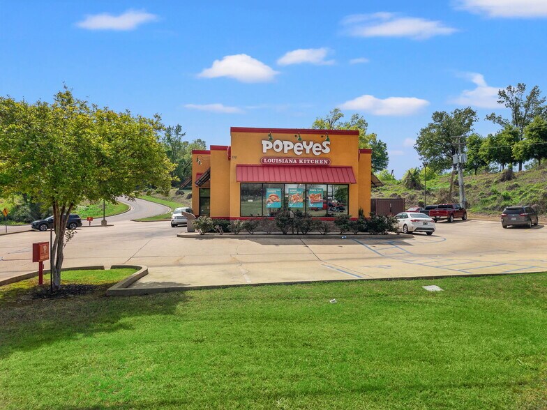 More Photos Of 110 State Highway 30 W, New Albany Restaurant For Sale