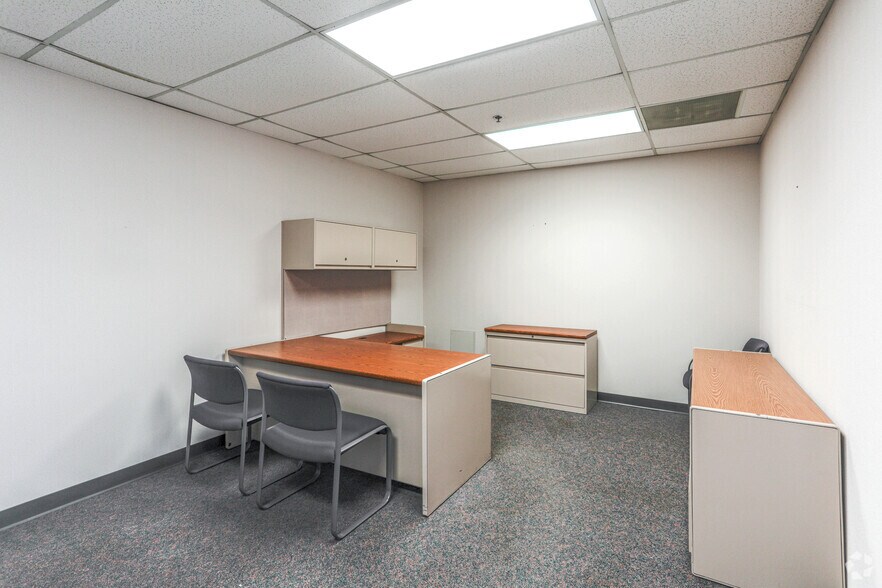 More Photos Of 16500 W 12 Mile Rd, Southfield Office For Lease