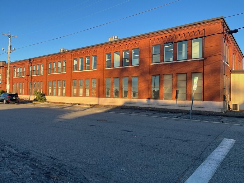 More Photos Of 95 Grand Ave, Pawtucket Manufacturing For Lease