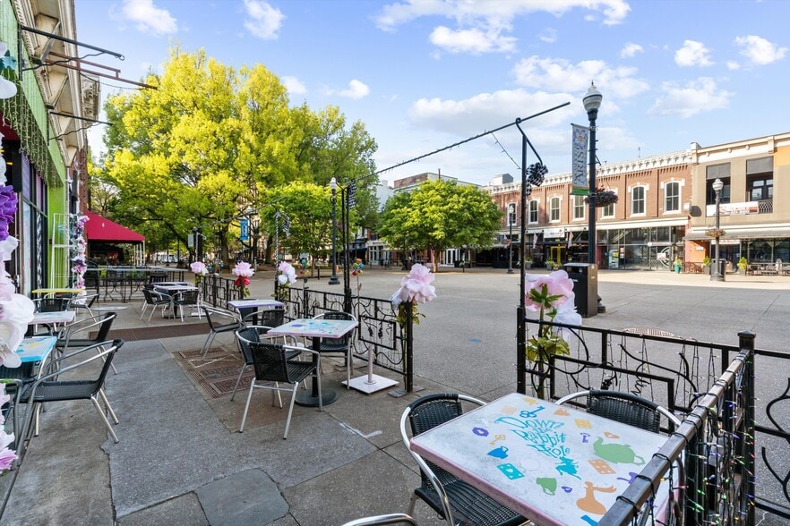 More Photos Of 16-20 Market Sq, Knoxville Apartments For Sale