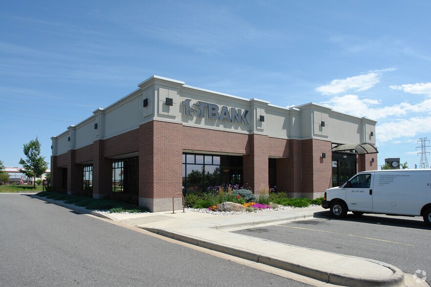 More Photos Of 5105 Chambers Rd, Denver General Retail For Lease