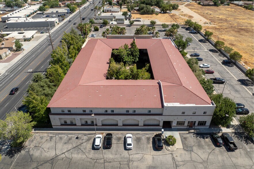 More Photos Of 44725 10th St W, Lancaster Medical For Lease