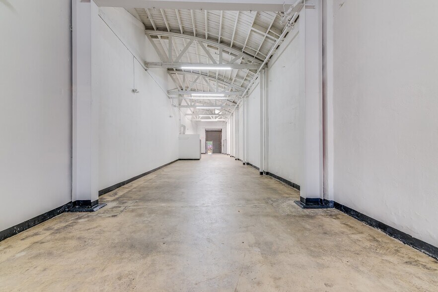 More Photos Of 2023-2043 S Santa Fe Ave, Los Angeles Unknown For Lease