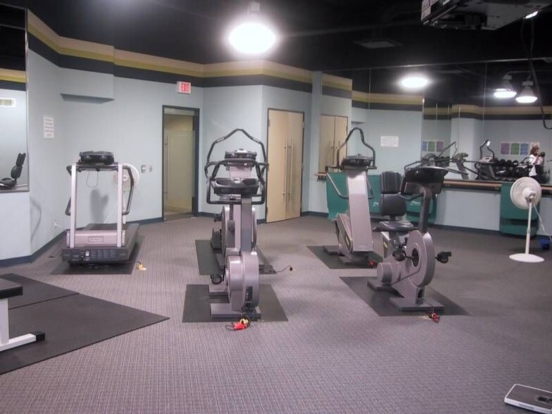 More Photos Of 1000 7th Ave SW, Calgary Office For Lease