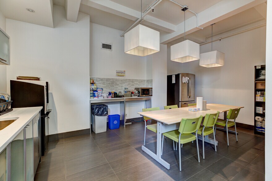 More Photos Of 510 Boul Saint-Laurent, Montréal Loft Creative Space For Sale