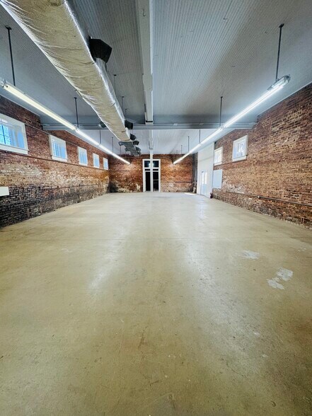More Photos Of 11 School St, Watkinsville Office For Lease