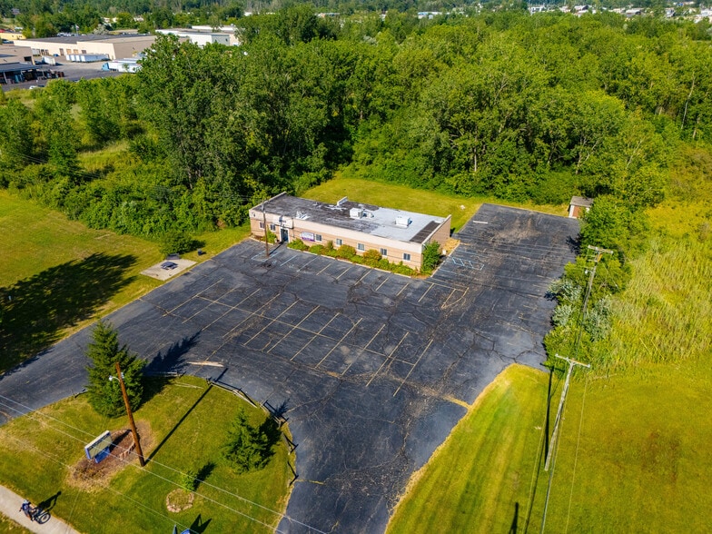 More Photos Of 12305 Beech Daly Rd, Taylor Flex For Lease